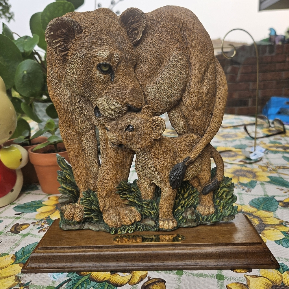 Lioness And Cub Decor